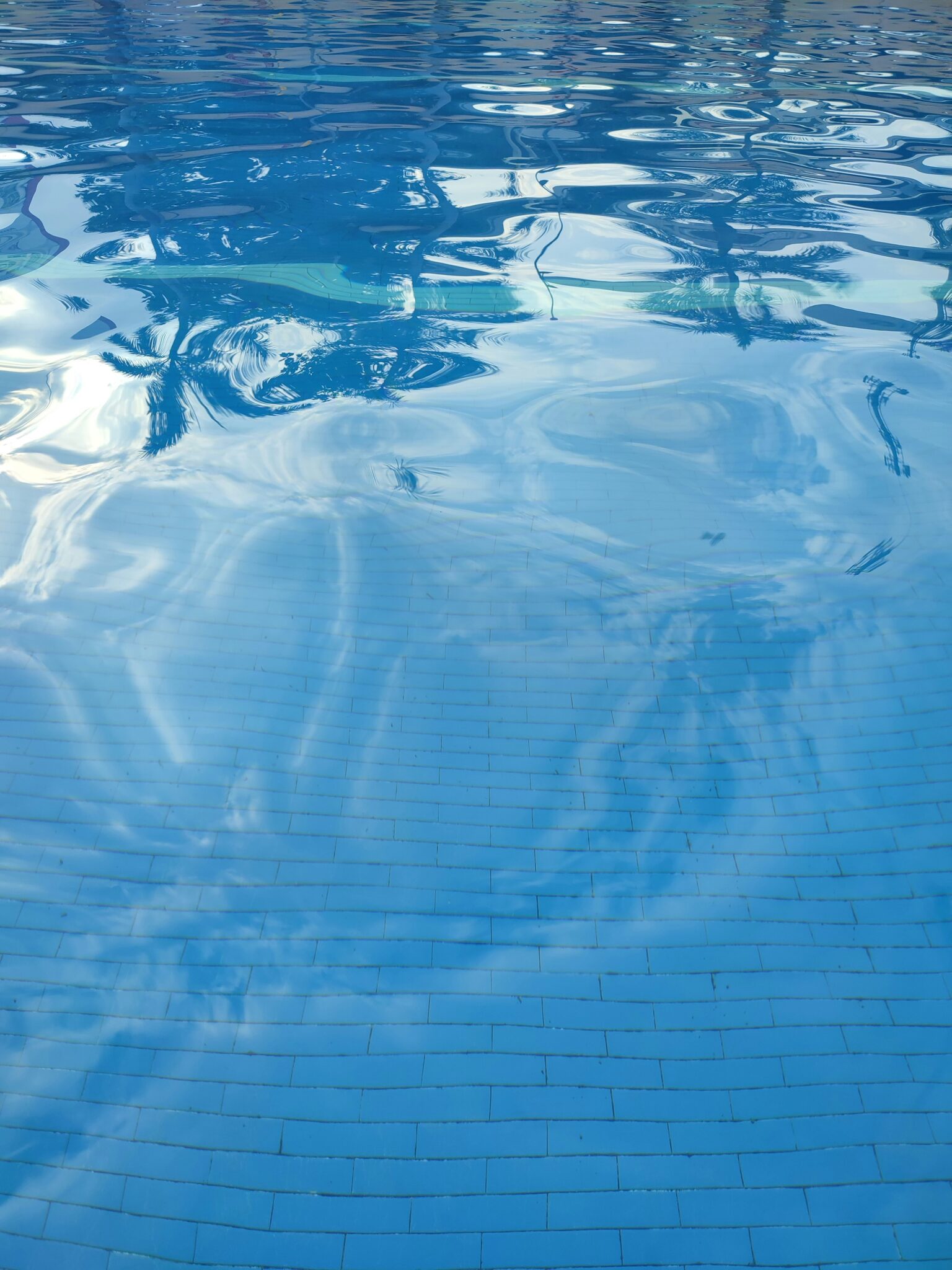 student drowns in pool during gym in indiana